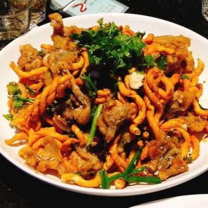 上海浦东新区宣桥镇附近ktv招聘商务接待,有没有年龄限制_