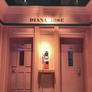 上海宝山区高境镇附近酒吧招聘包厢服务员,有没有年龄限制_