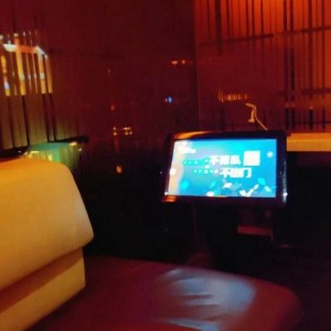 上海黄浦区老西门街道附近酒吧招聘商务接待,有没有职位上升空间