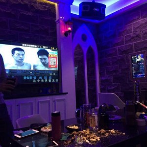 上海虹口区凉城新村街道附近夜总会招聘包厢气氛租,交五险一金吗？