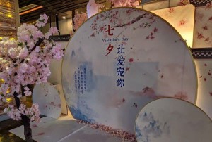 招聘干净的文案短句（寻求创意文案高手：简约风格招聘文案）