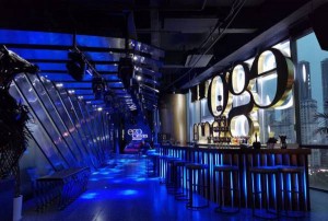 上海普陀区长寿路街道附近酒吧招聘包厢管家,(不压工资待遇好的)