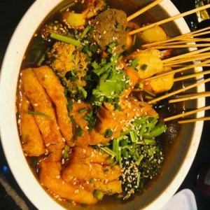 上海静安区彭浦新村街道附近夜场招聘商务接待,工作好做吗？