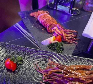 上海普陀区宜川路街道附近酒吧招聘包厢服务员,生意好好上班的