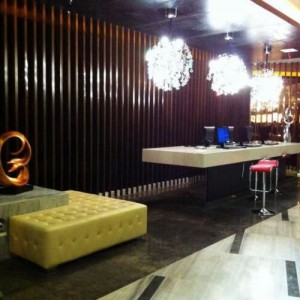 上海静安区大宁路街道附近夜总会招聘酒水促销员,一个月上几天班