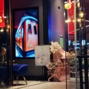 上海可以兼职的夜场招聘包厢服务员,过年放假吗？