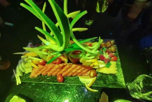 上海生意火爆的夜总会招聘商务礼仪,有学历要求吗？