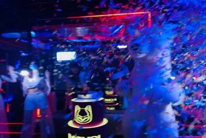 影视美术招聘文案搞笑（创意影视造型师招募：让想象飞一会儿的幽默之旅）