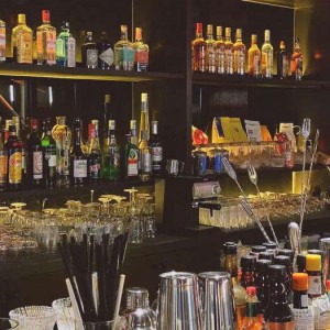 上海翻台高的酒吧招聘包厢气氛组,服装和形象要求是怎样的？