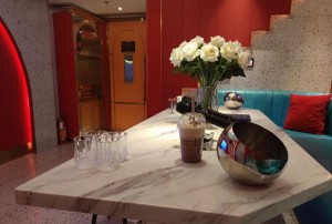 上海中高端夜总会招聘商务接待,过年放假吗？