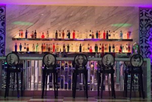 上海闵行区浦锦街道附近酒吧招聘现场DJ,(不需要喝酒的)