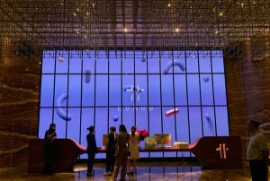 上海奉贤区西渡街道附近夜场招聘包厢管家,是当天上班当天发薪吗？