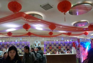 上海虹口区四川北路街道附近夜场招聘包厢管家,上班需要喝酒吗？