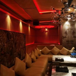 上海静安区南京西路街道附近夜总会招聘商务礼仪,可以兼职吗？