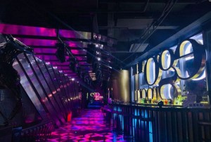 上海宝山区张庙街道附近夜总会招聘包厢服务员,(不够给补贴)