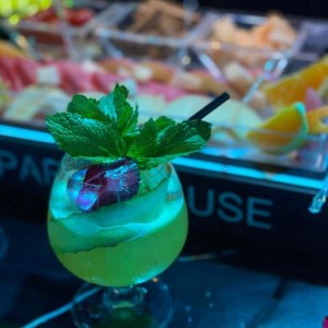 上海高端酒吧招聘包厢服务员,应聘联系方式是什么